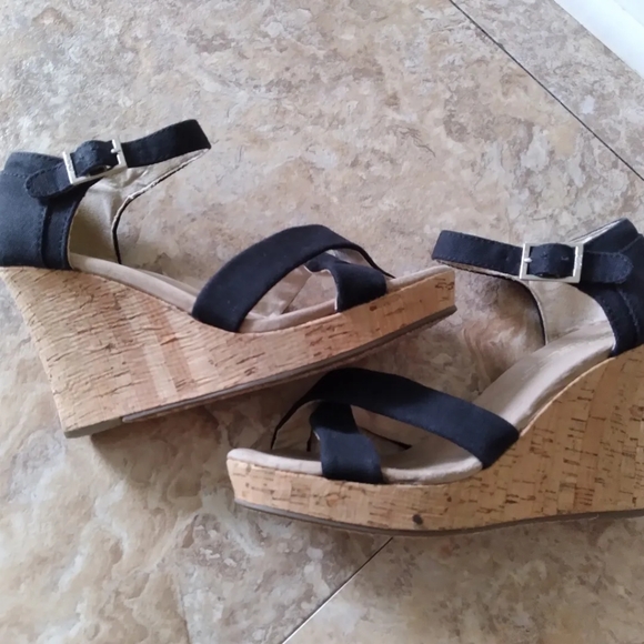 TOMS Sienna black canvas wedge sandals, size 6.5 - Picture 3 of 10